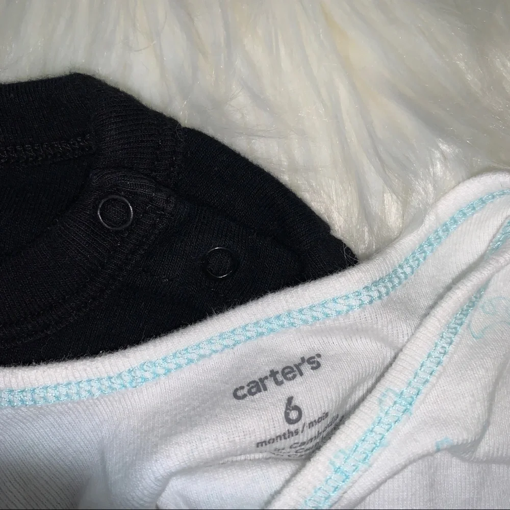 Carter’s long sleeve onesies bundle - 6 months
